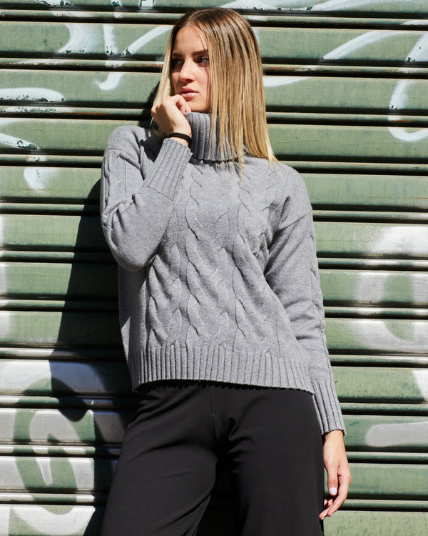 CABLE KNIT TURTLENECK SWEATER