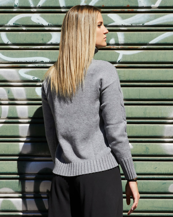 CABLE KNIT TURTLENECK SWEATER