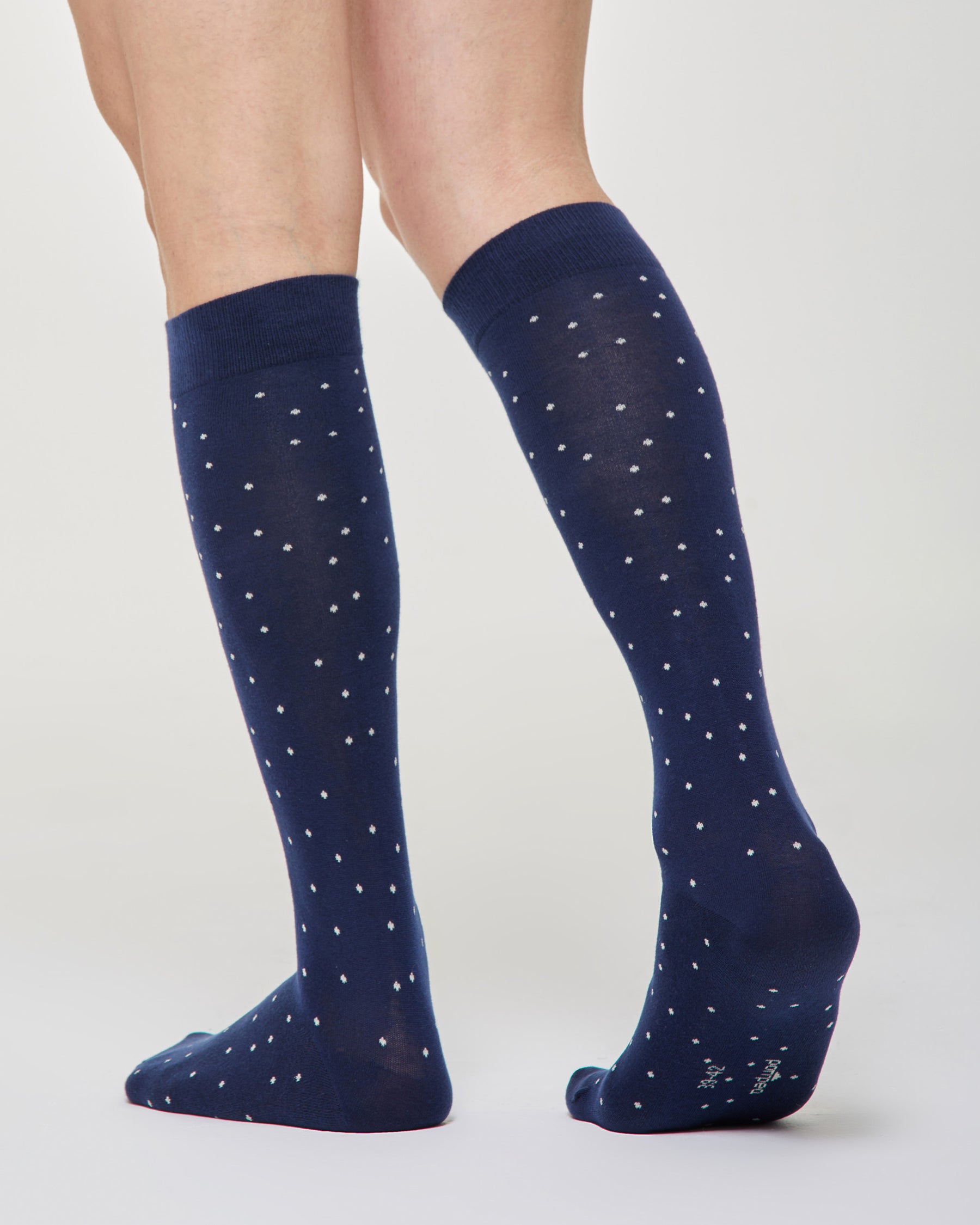 Lange Socken aus Baumwolle mit Mikro-Punktmuster von Ermanno
