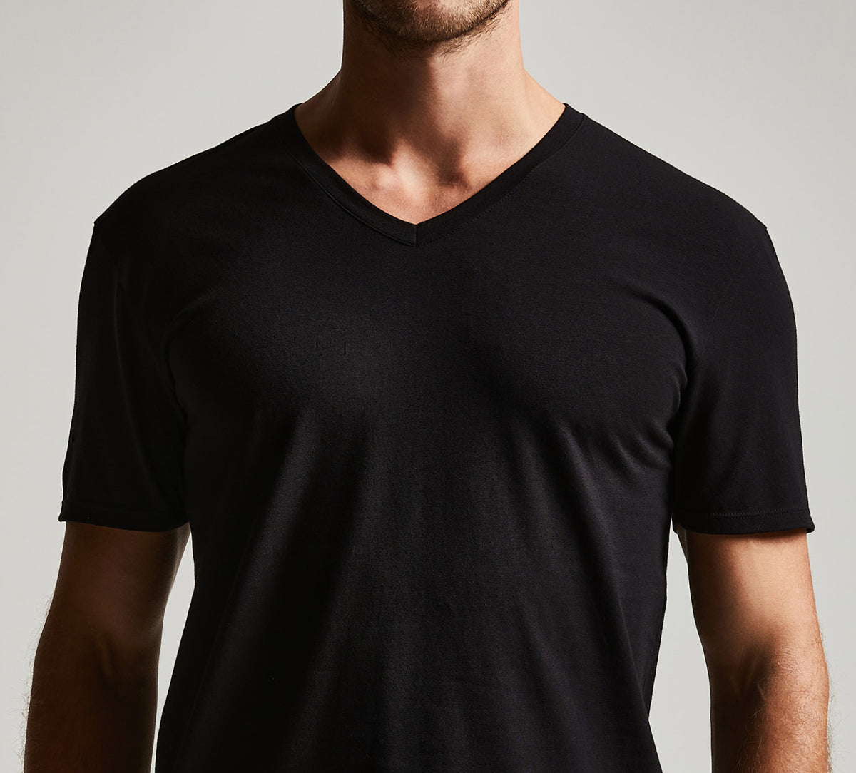 V-NECK T-SHIRT VEST