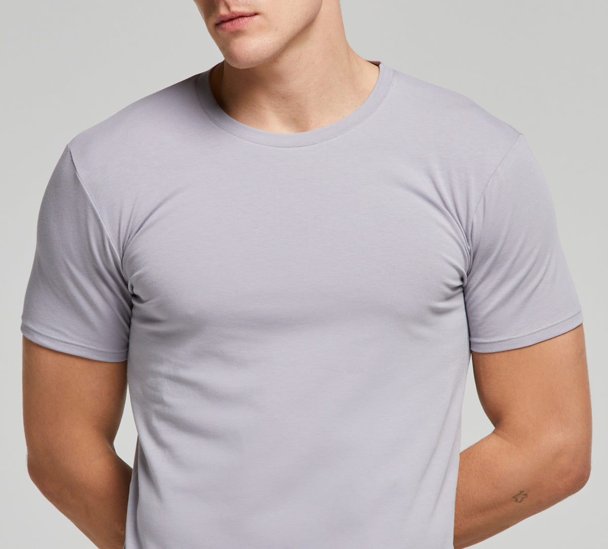Basic slim fit men's t-shirt