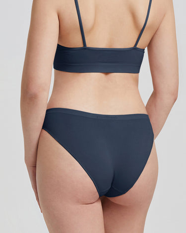 Nahtloser Slip Frau Skin Shades