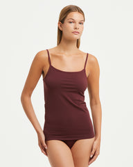 Camiseta sin costuras con tirantes finos