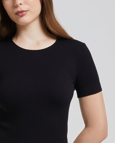 Robe côtelée sans couture à manches courtes