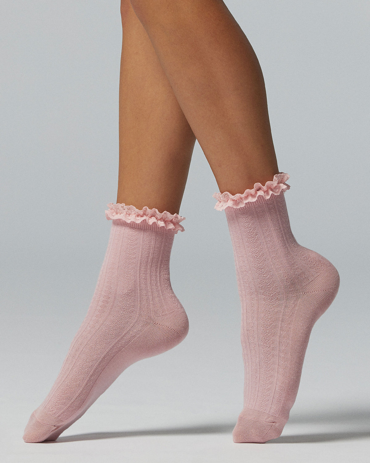 Rodia textured sock with ruffles at the edge