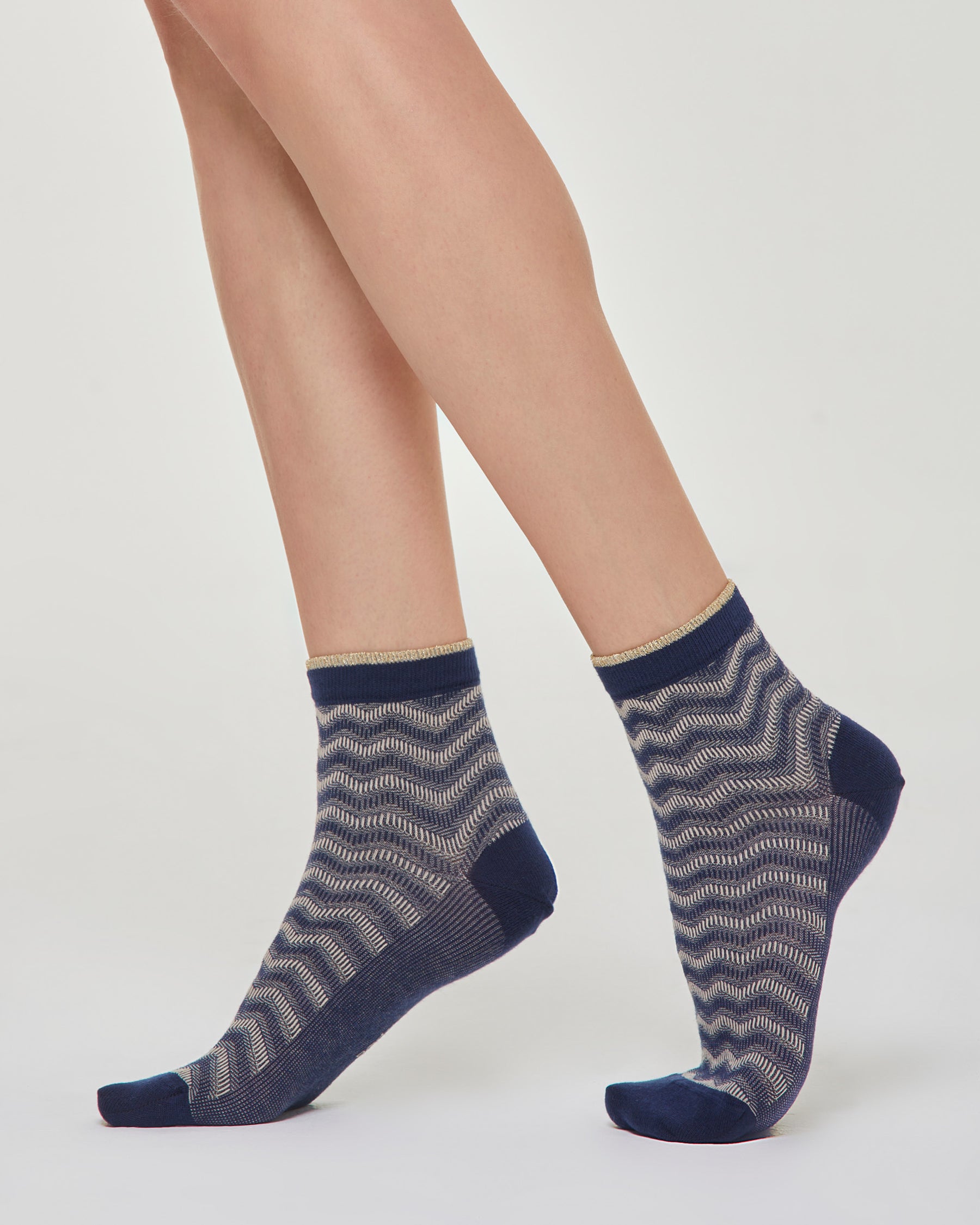 Brigitta-Socken mit geometrischem Muster