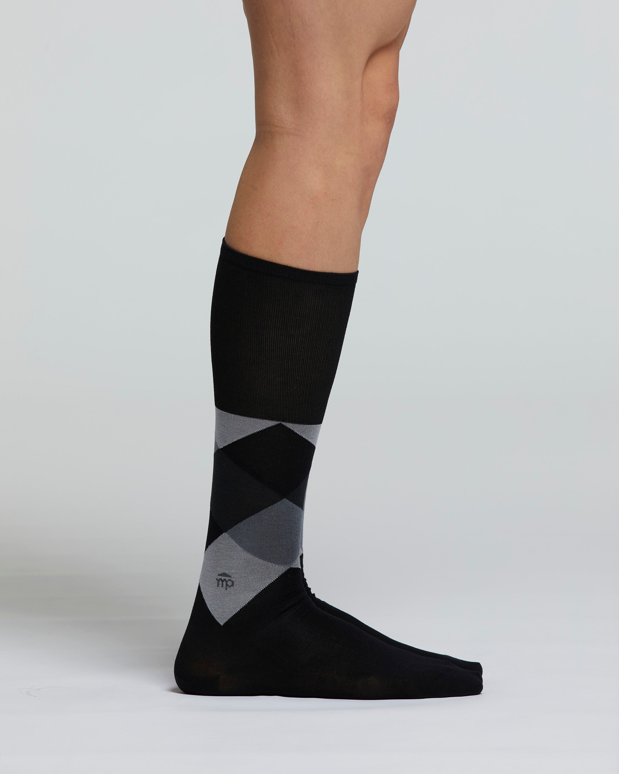 OLIVO LONG COTTON SOCKS WITH ARGYLE PATTERN