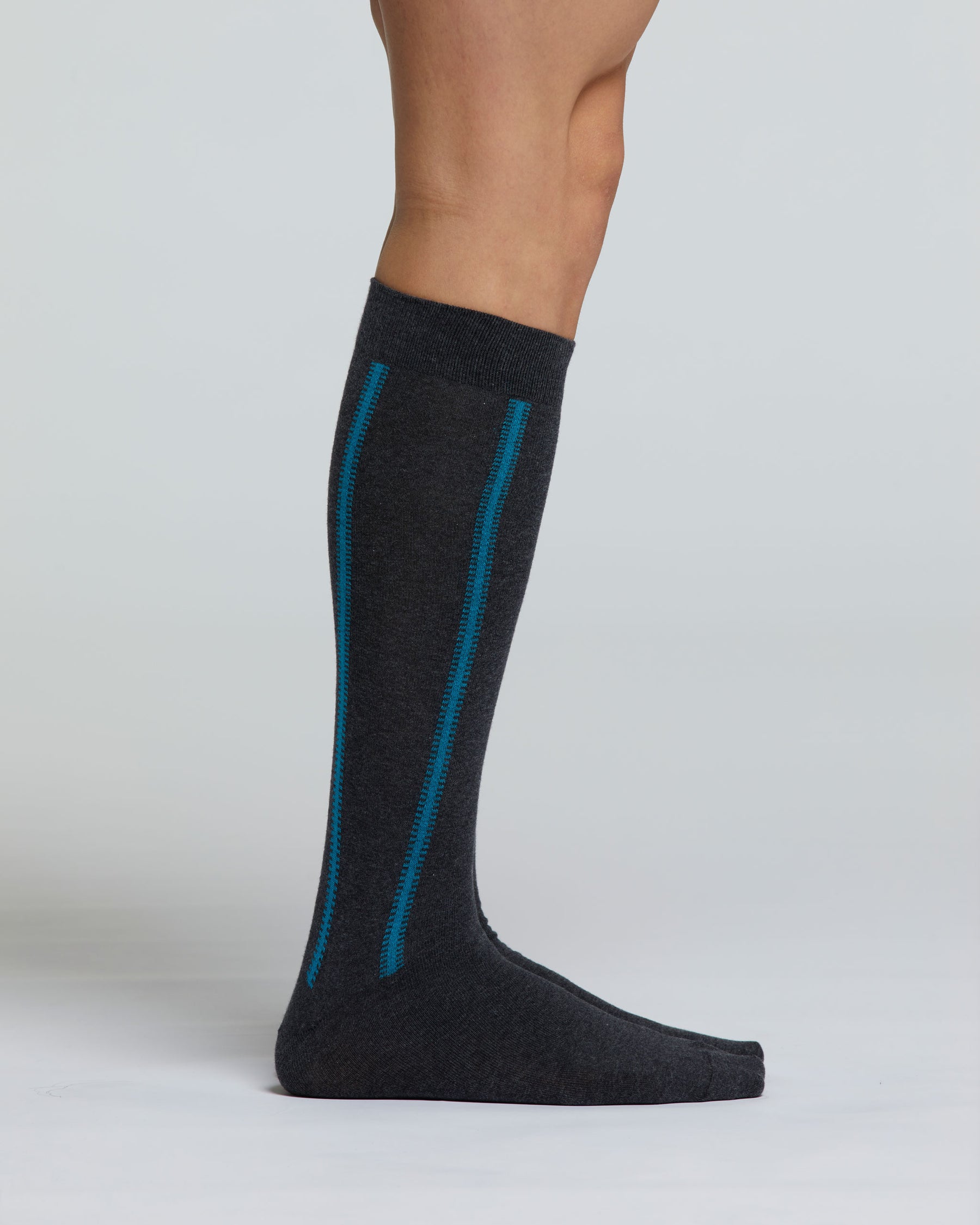 LONG COTTON OLMO SOCK WITH VERTICAL-STRIPE PATTERN