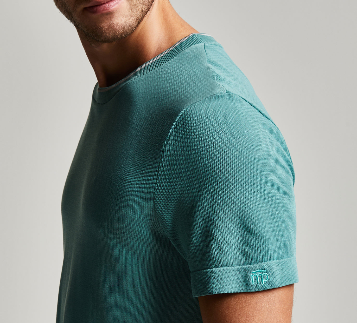 MEN'S CREW NECK PIQUÉ TOP 
