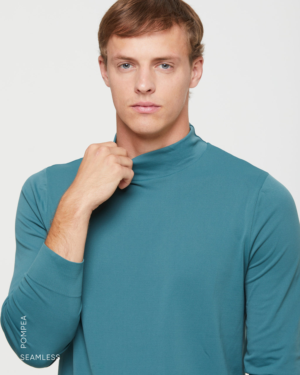 MEN'S SEAMLESS FUNNEL NECK TOP
