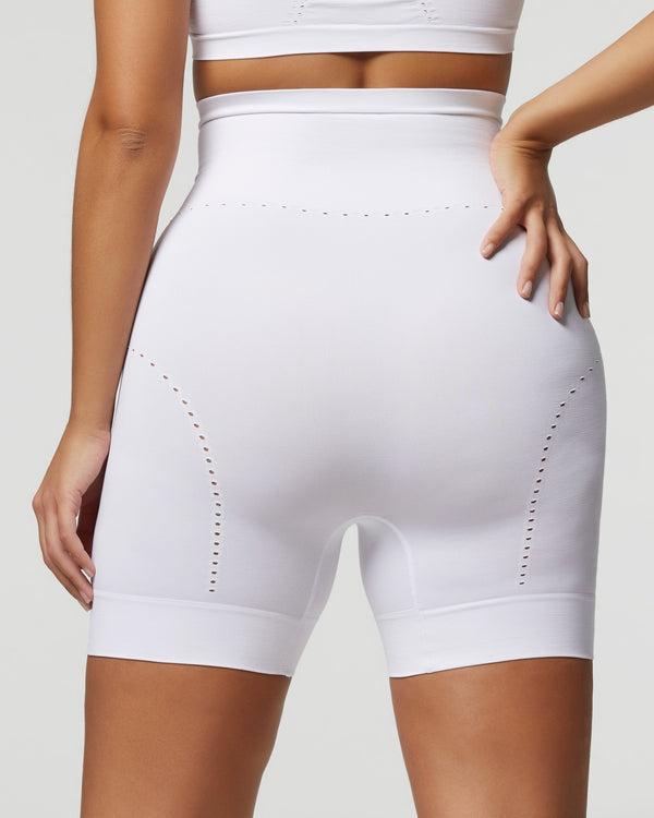 Comfort Size Modellierende Shorts
