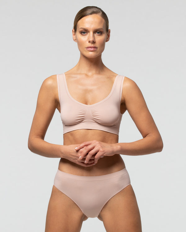 Seamless wide strap bra 