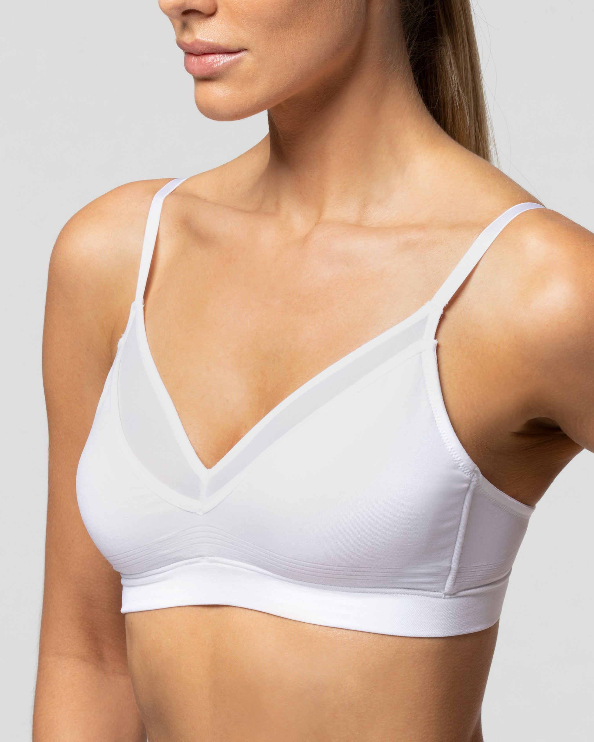 Seamless spacer bra 