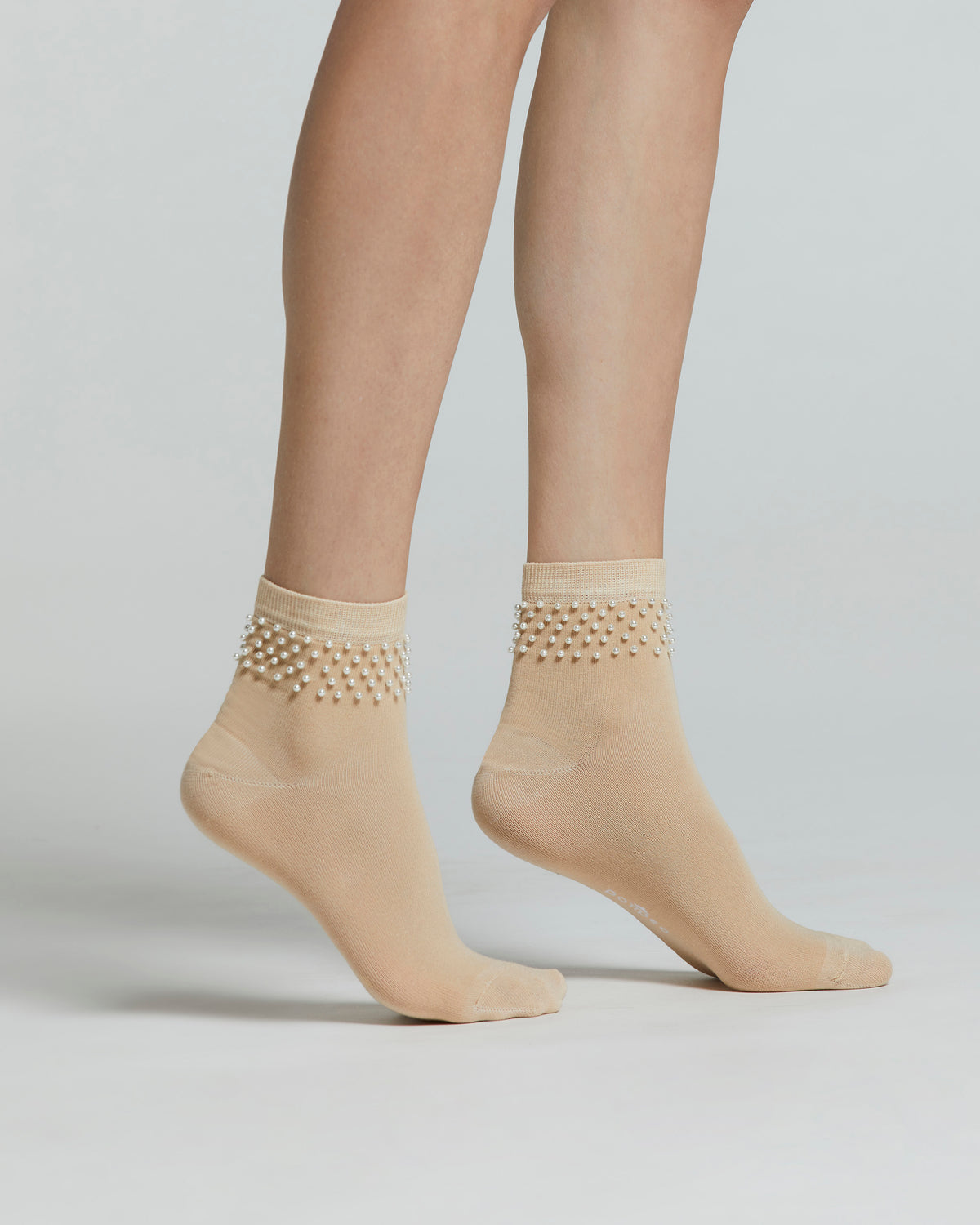 COTTON CAMELIA SOCK WITH TINY-PEARL DETAILING