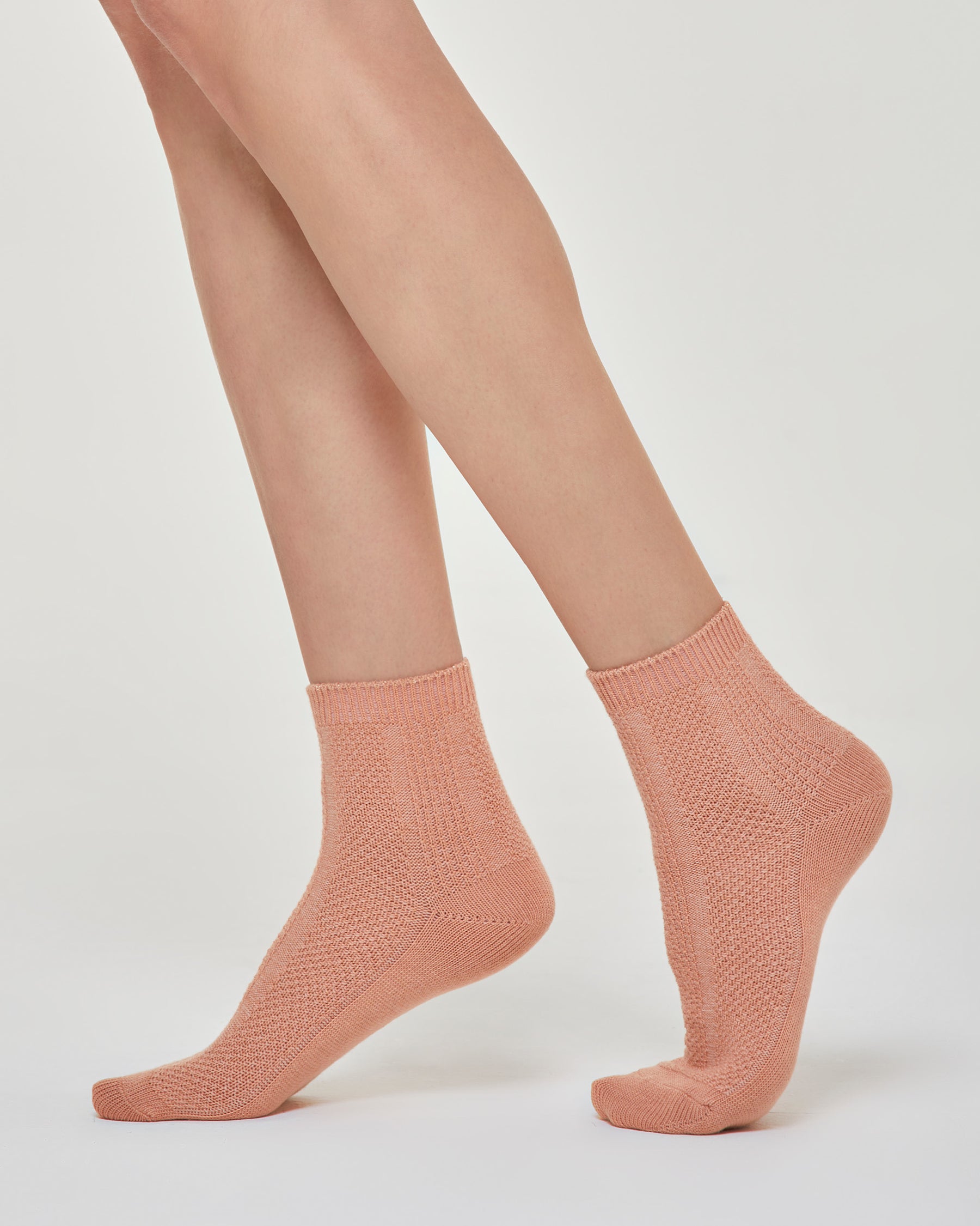 SARA SHORT SOCK WITH KNITTED EFFECT DECORATION