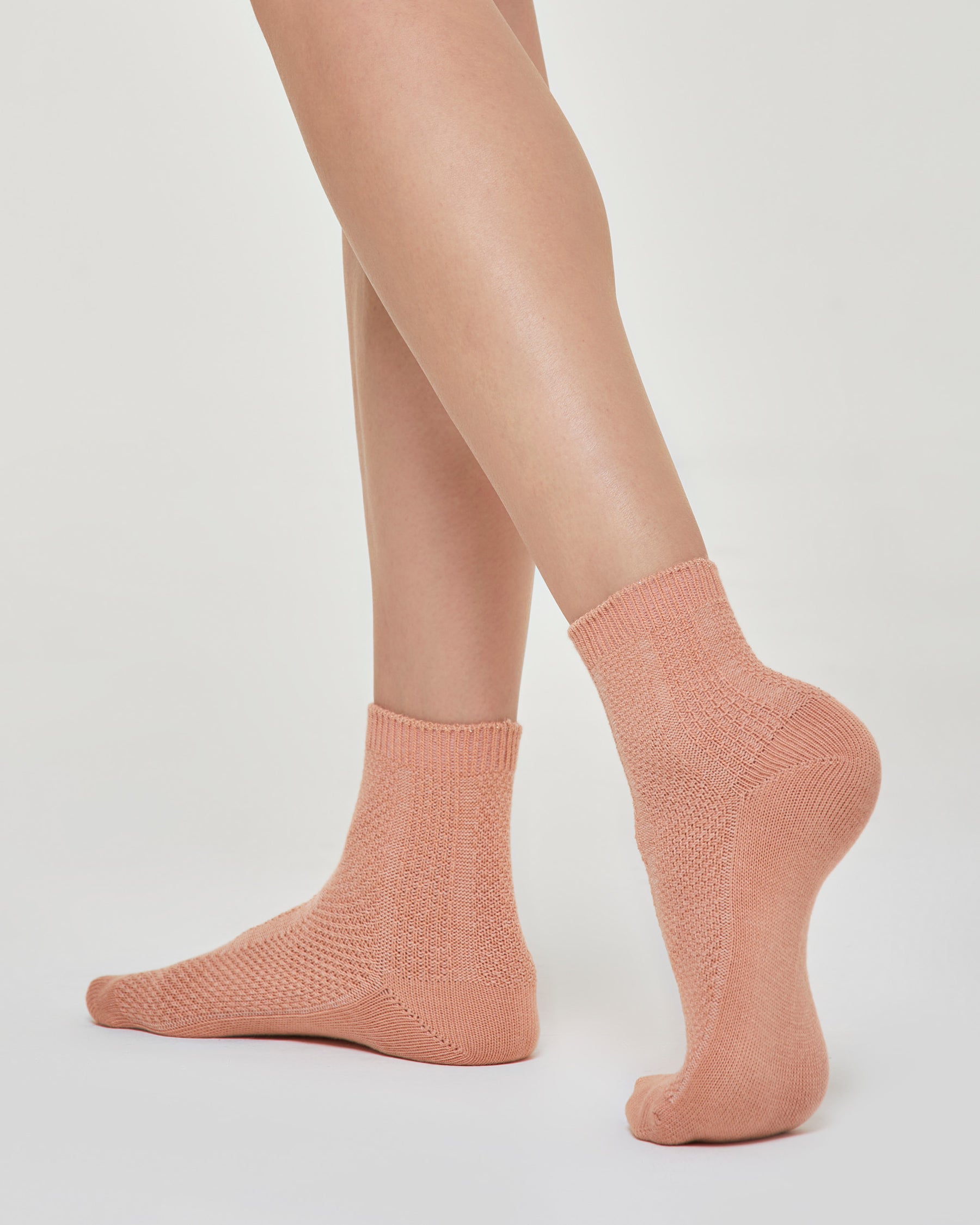 SARA SHORT SOCK WITH KNITTED EFFECT DECORATION