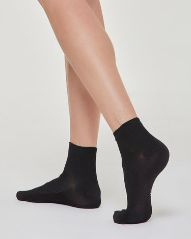 REBECCA RIBBED SHORT SOCK WITH SHINY EFFECT