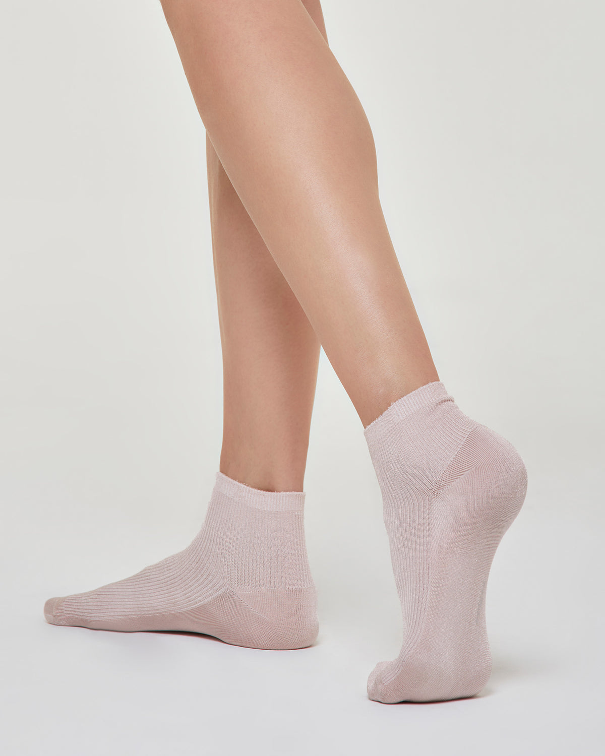 REBECCA RIBBED SHORT SOCK WITH SHINY EFFECT