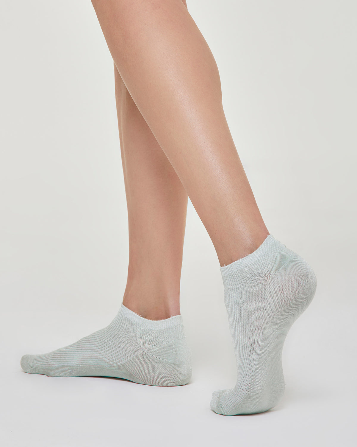 DEBORA RIBBED TRAINER LINER WITH SHINY EFFECT