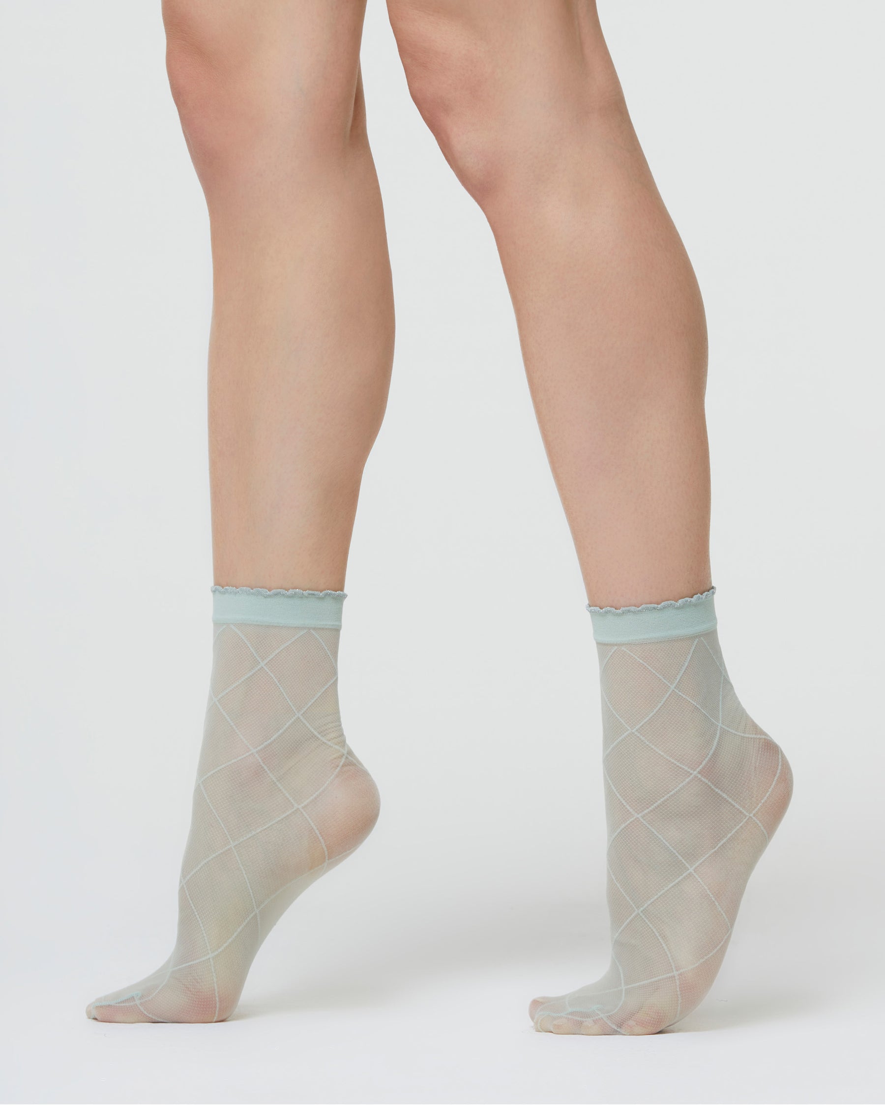 Lilian sheer sock with microtulle effect