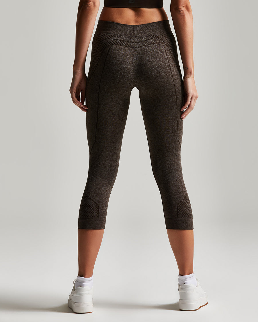 ATHLETIC THREE-QUARTER LEGGINGS