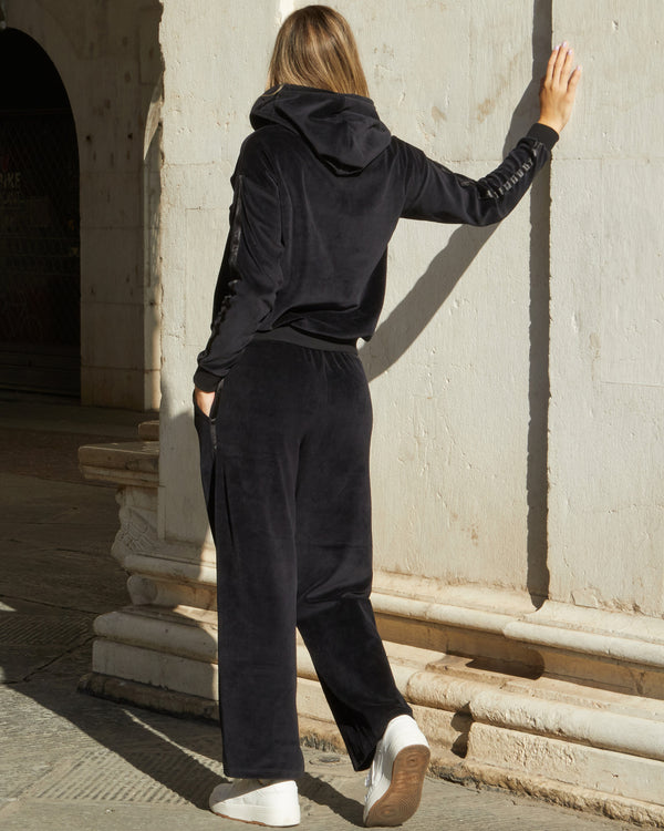 WOMEN'S VELVET HOODIE